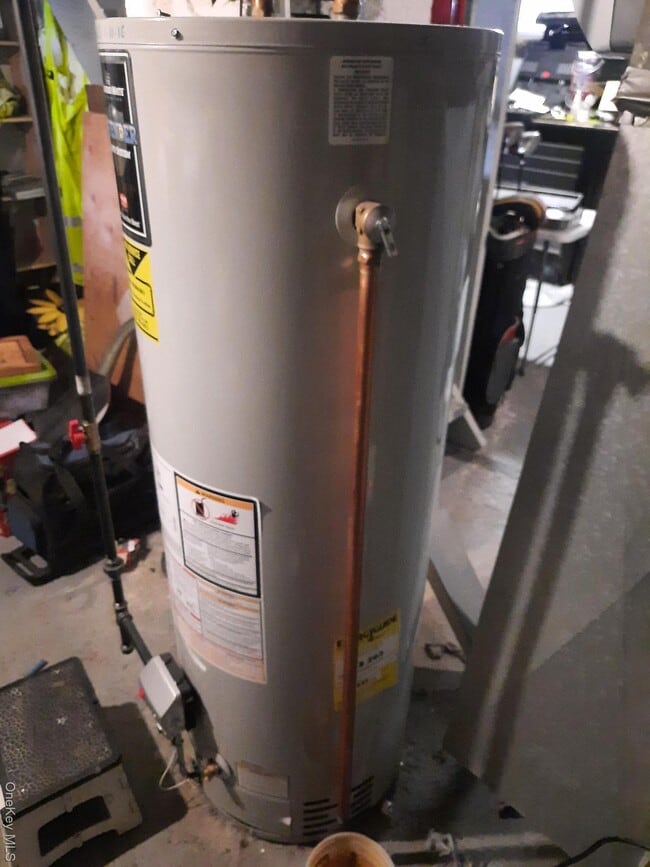 Building Photo - 23 Valley Ave