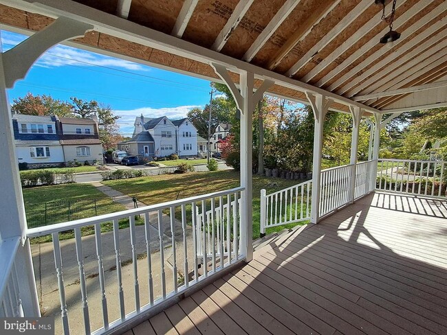 Building Photo - 108 S Clifton Ave