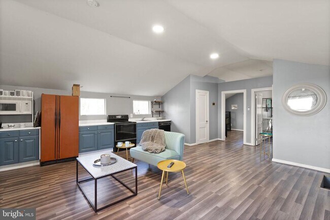 Building Photo - 2813 Woodlawn Trail