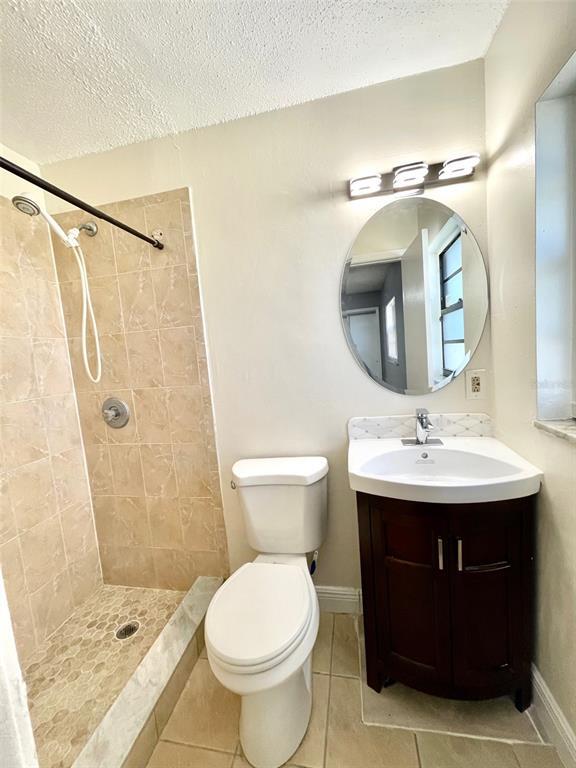 Building Photo - 3204 Sutton Dr