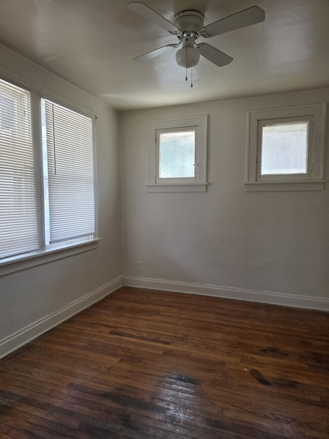 Building Photo - 2528 McLaran Ave