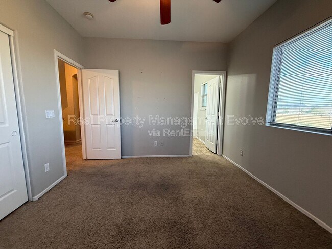 Building Photo - 35828 N Zachary Rd