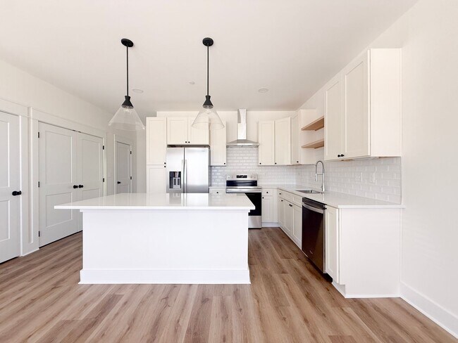 Building Photo - Tristan Style 3-Bedroom w/ Flex Room + Summer Special