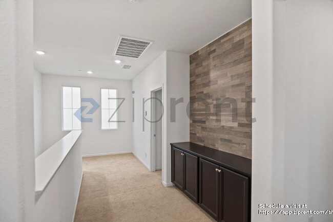 Building Photo - 1339 Sauvignon St