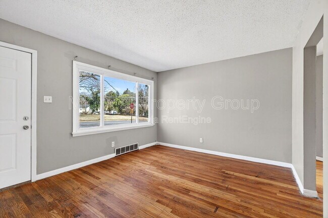 Building Photo - 8280 Frost Ave