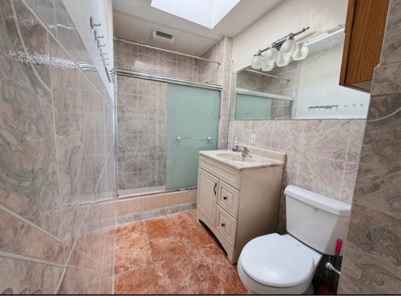 Building Photo - 307 Teddy Ave