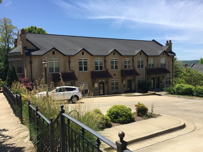 Building Photo - 18 N Olive Ave