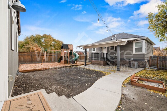 Building Photo - Bright, Charming Home with Modern Features and Exceptional Indoor–Outdoor Space Kendall Yards