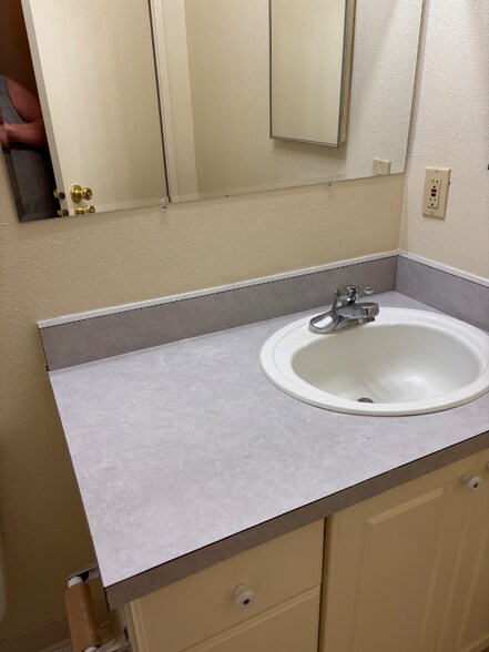 Building Photo - 285 Waldorf Pl