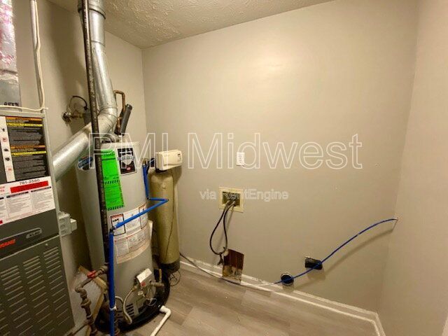Building Photo - 1542 Creekside Ln