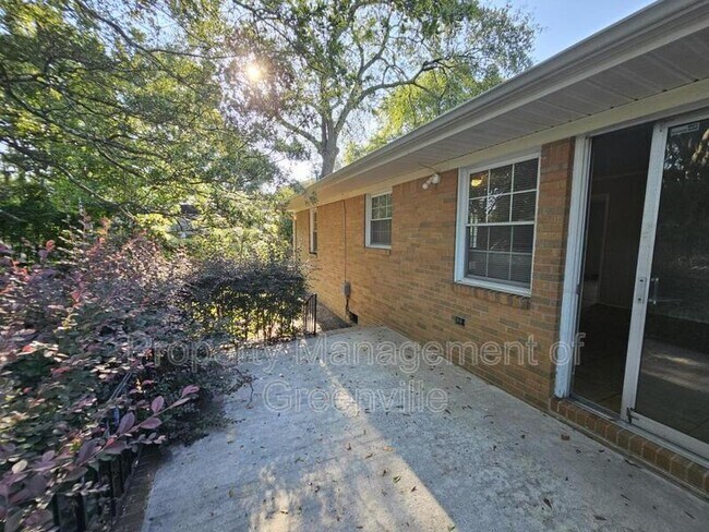 Building Photo - 9 Clingstone Dr