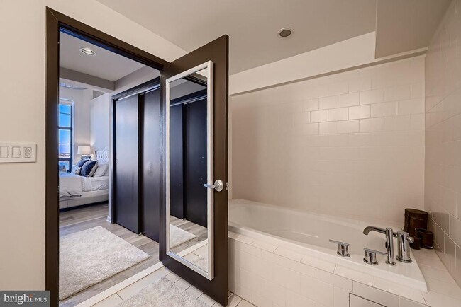 Building Photo - 1200 Steuart St