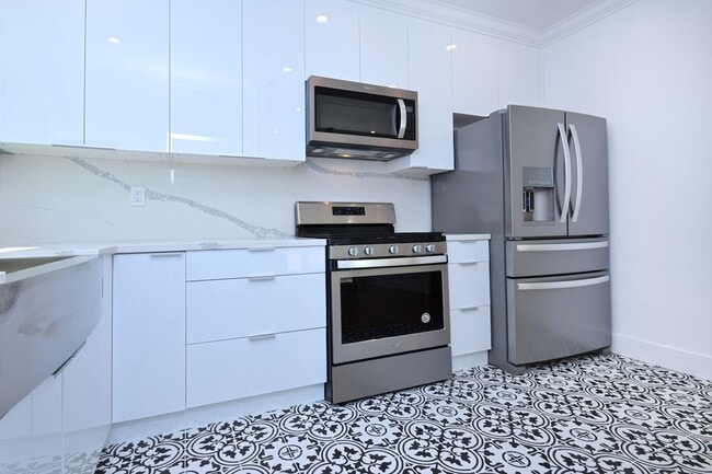 Building Photo - 11657 Sunshine Terrace