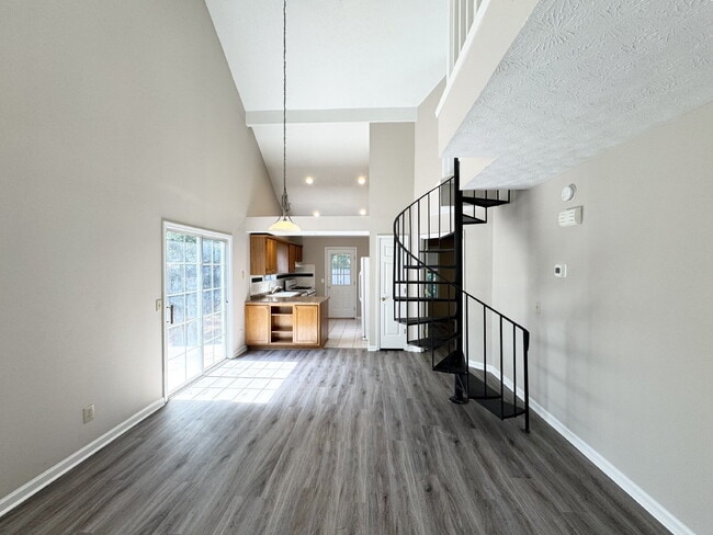 Building Photo - Charming 2 Bed/2 Bath Home in Woodstock – ...