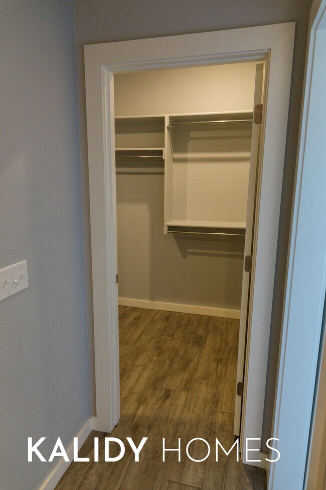 Building Photo - 306 Kirks Holw