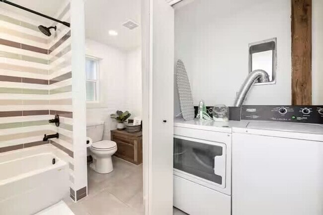 Building Photo - 8442 E McNelly Rd