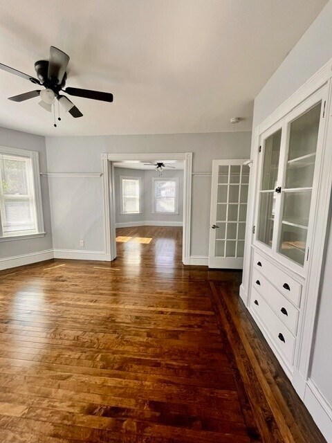 Building Photo - 686 River St