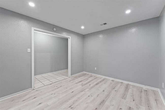 Building Photo - 21518 Greenham Dr