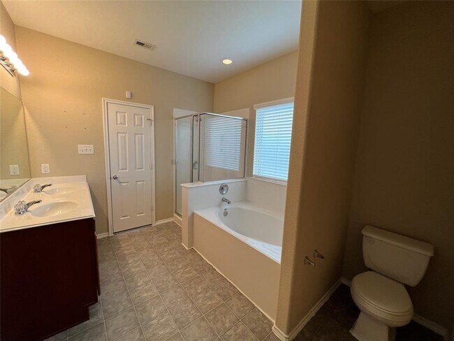 Building Photo - 16006 Arapaho Bend Ln