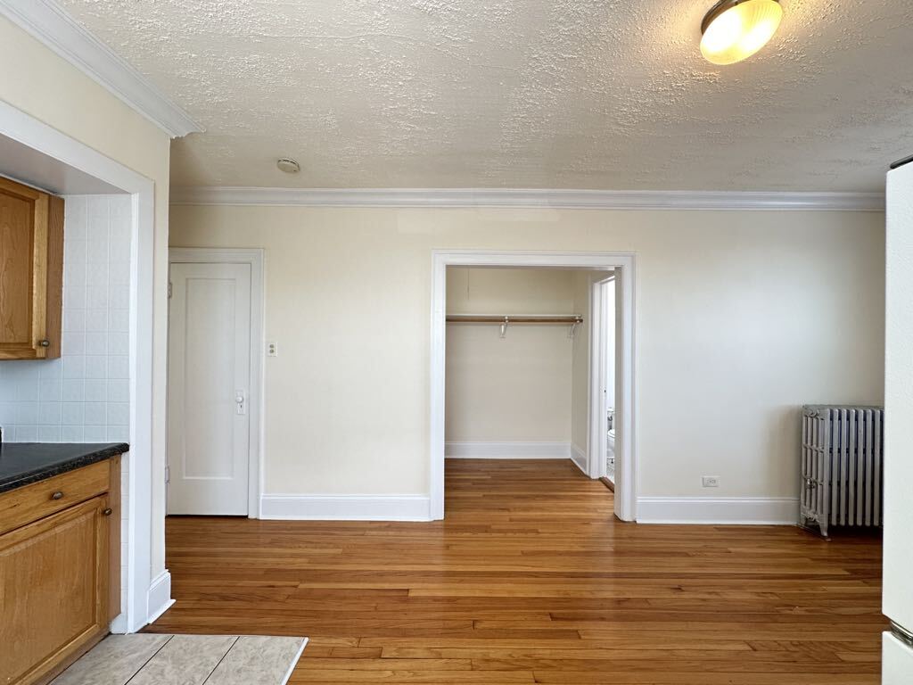 Building Photo - 2737 N Spaulding Ave