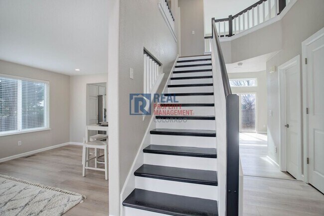 Building Photo - 5934 Instone Cir