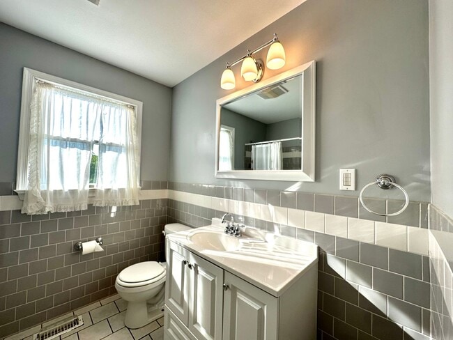 Building Photo - Charming 3 Bedroom/1.5 Bathroom Home in Norrisville, MD!