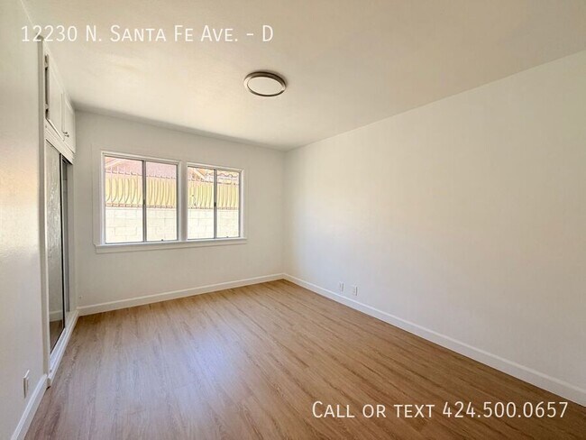 Building Photo - 12230 N Santa Fe Ave