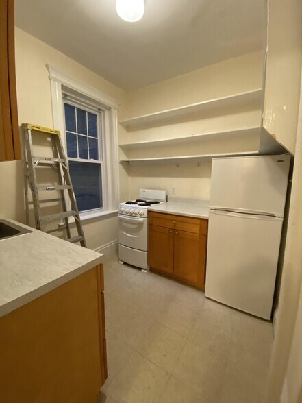 Building Photo - 468 Park Dr