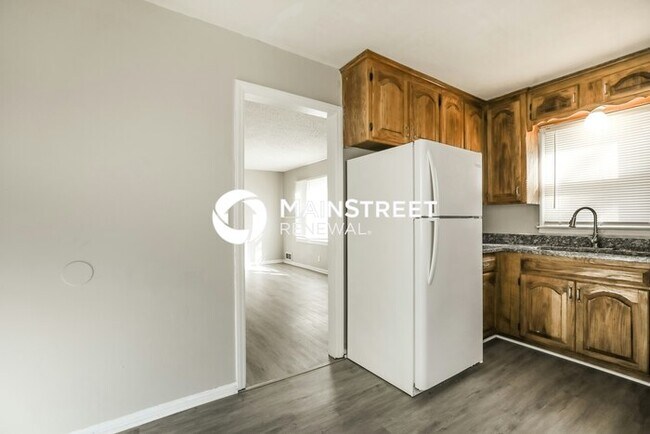 Building Photo - 3 Bedroom Pet-Friendly Home in Kansas City, MO with Main Street Renewal