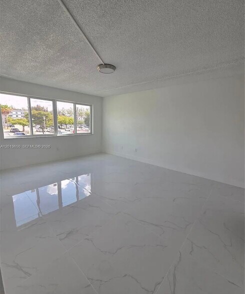 Building Photo - 14830 Naranja Lakes Blvd