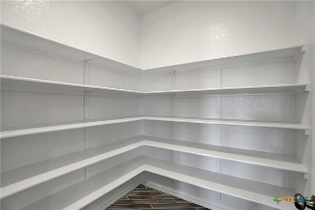 Building Photo - 267 Kinsley Wy