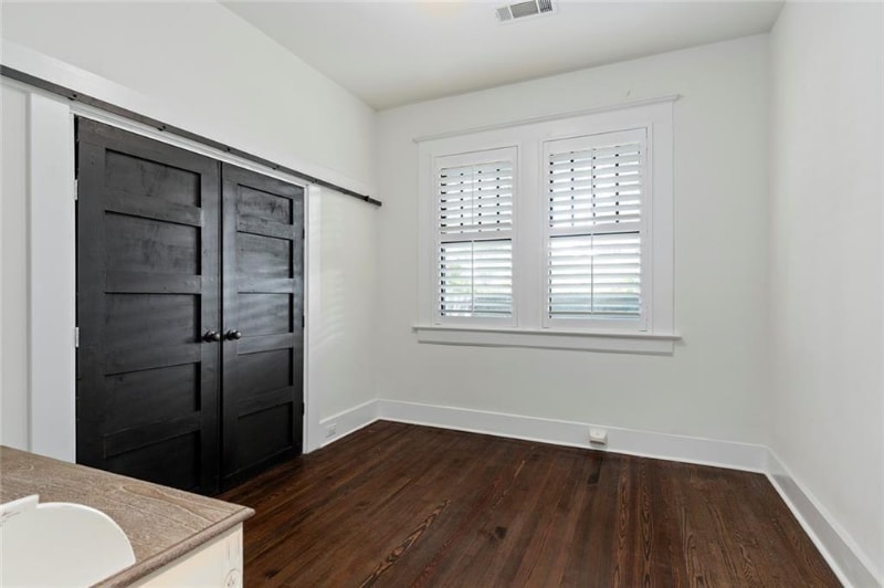 Building Photo - 563 Parkway Dr NE