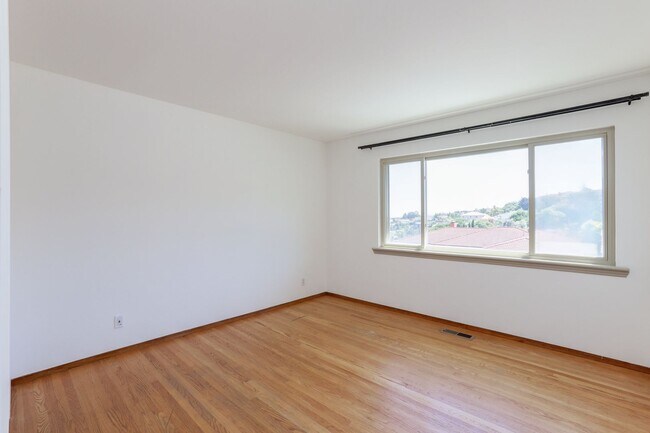 Building Photo - 3BR/2.5BA Mills Estates Home + Bonus Room | Bay Views, Yard & 2-Car Garage | YouTube Tour