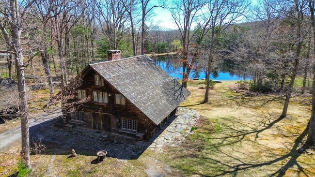 Building Photo - 45 Hoppen Rd