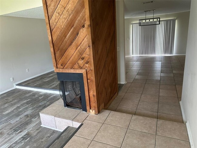 Building Photo - 804 Van Ness Cir
