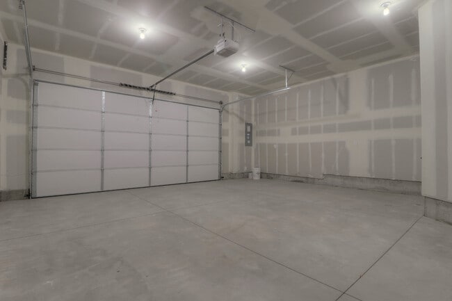 Building Photo - 3322 E Exacta Ln