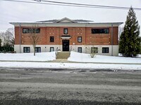 Building Photo - 1815 Main St