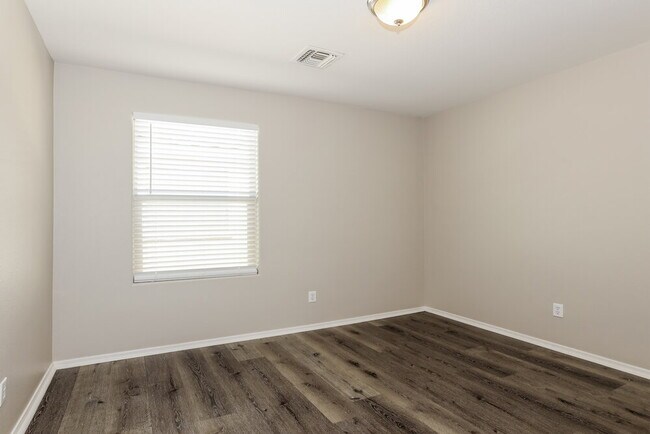 Building Photo - 38021 N Carolina Ave