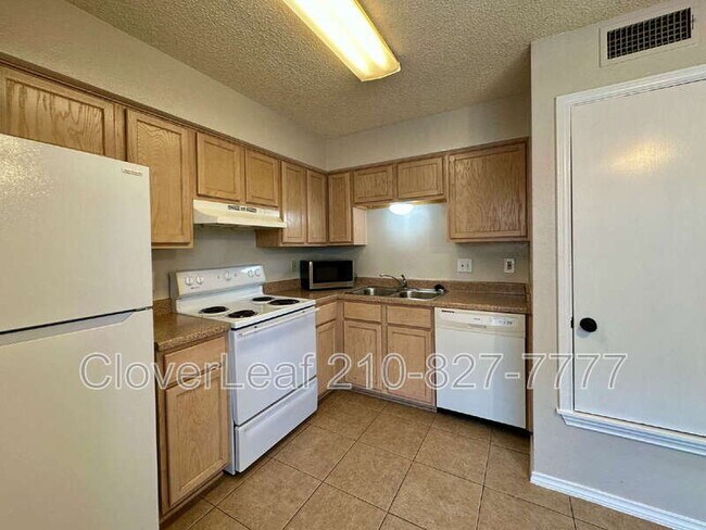 Building Photo - 10561 Starcrest Dr