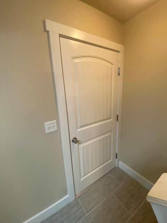 Building Photo - 9993 W Rosecroft Ct