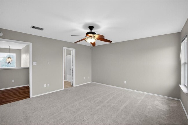 Building Photo - 703 Indian Meadow Dr