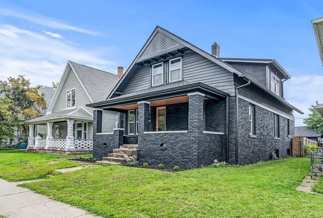 Building Photo - 941 E Raymond St