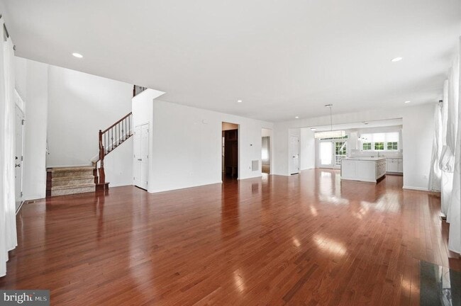 Building Photo - 24267 Purple Finch Dr