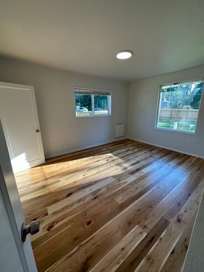 Building Photo - 6815 Lower Ridge Rd