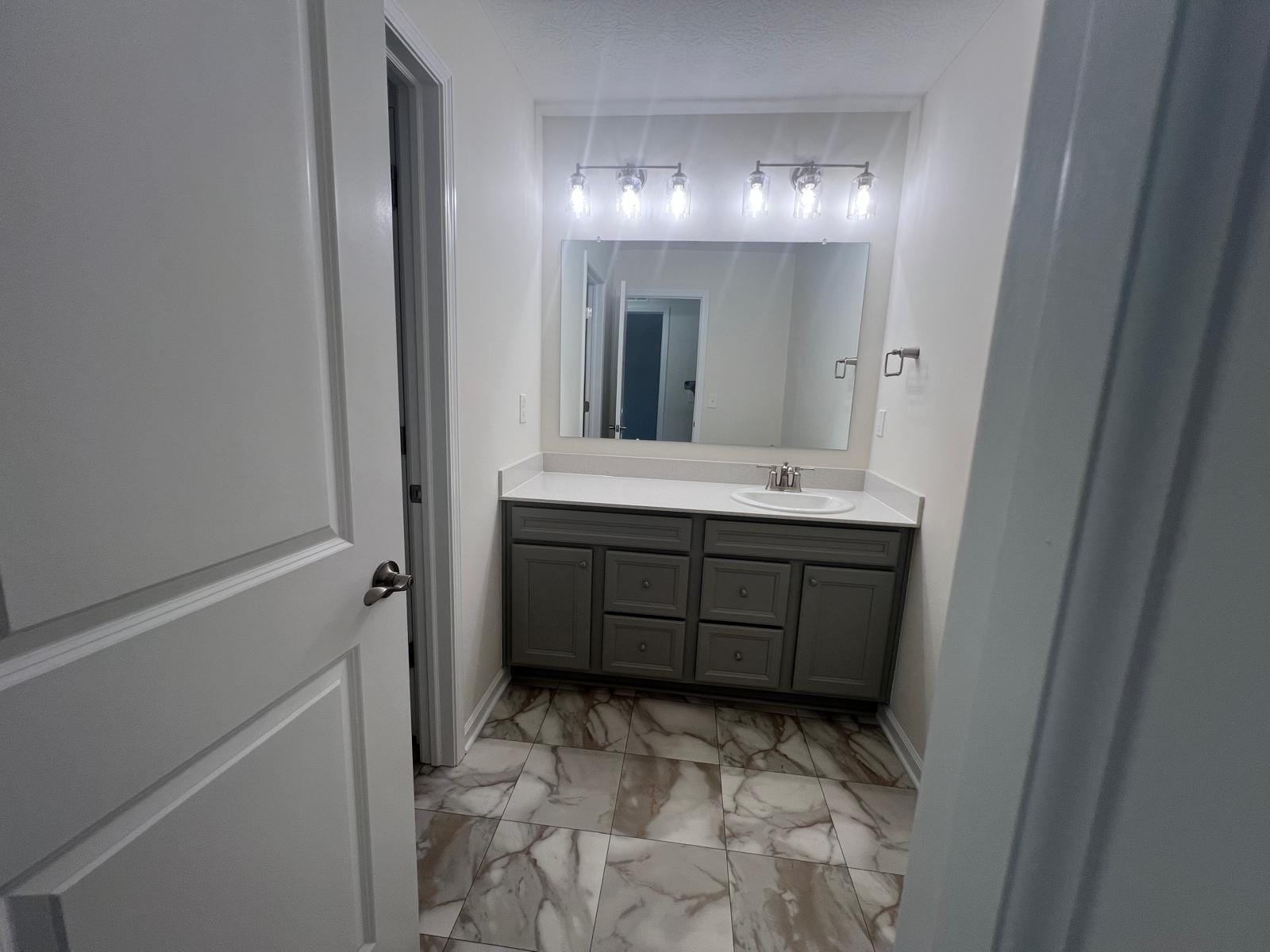 common washroom on second floor - 6527 Wheatly Rd