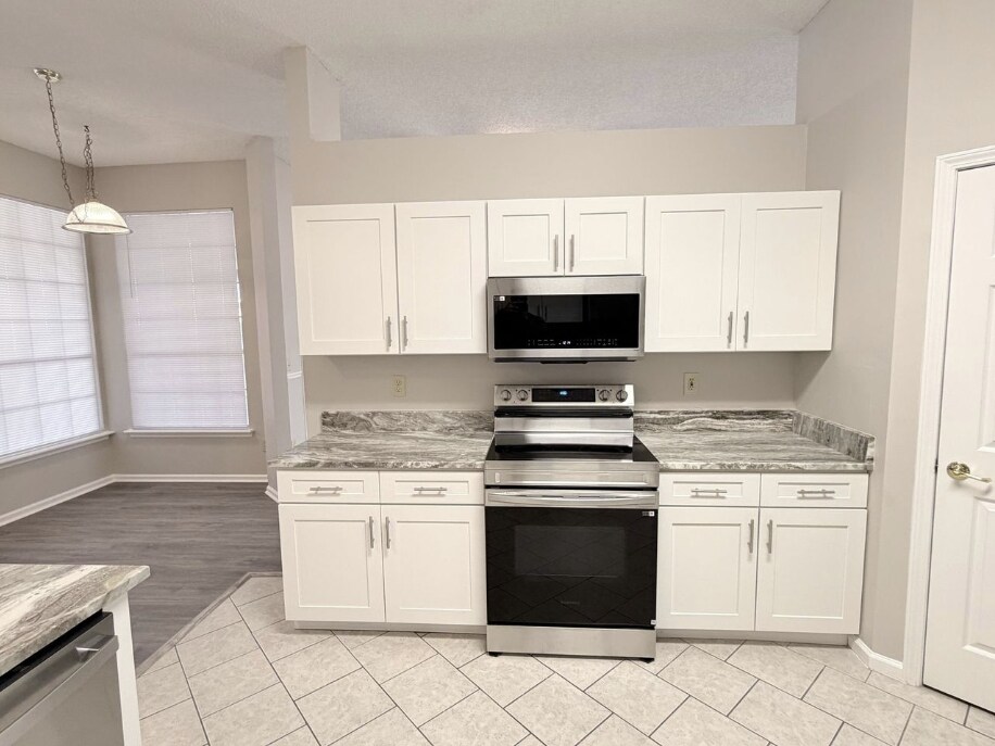 Building Photo - 1930 Hollington Dr