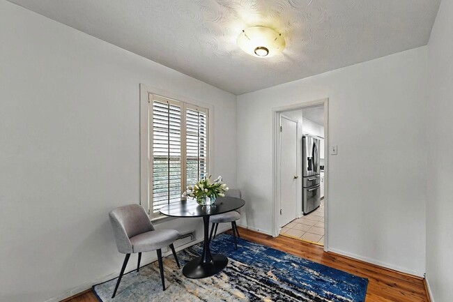 Building Photo - 7305 Lehigh Dr