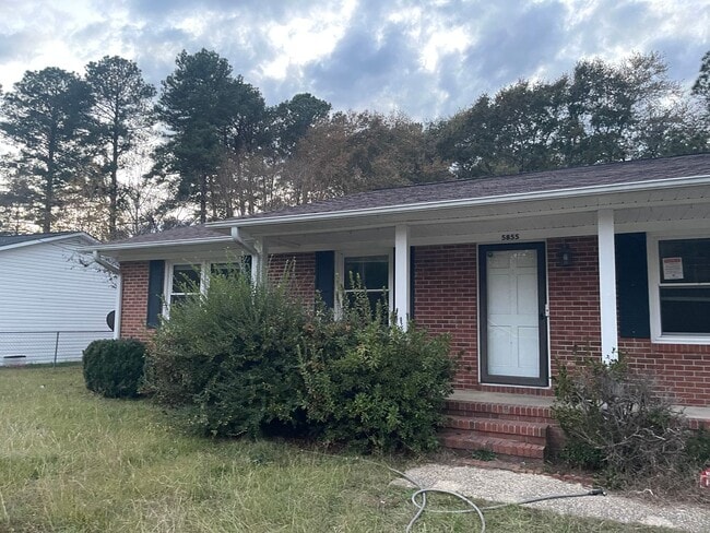 Primary Photo - 3 BED 2 BATH IN FAYETTEVILLE NC