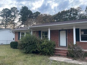 Building Photo - 3 BED 2 BATH IN FAYETTEVILLE NC