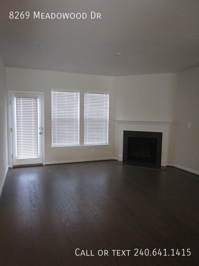 Building Photo - 8269 Meadowood Dr